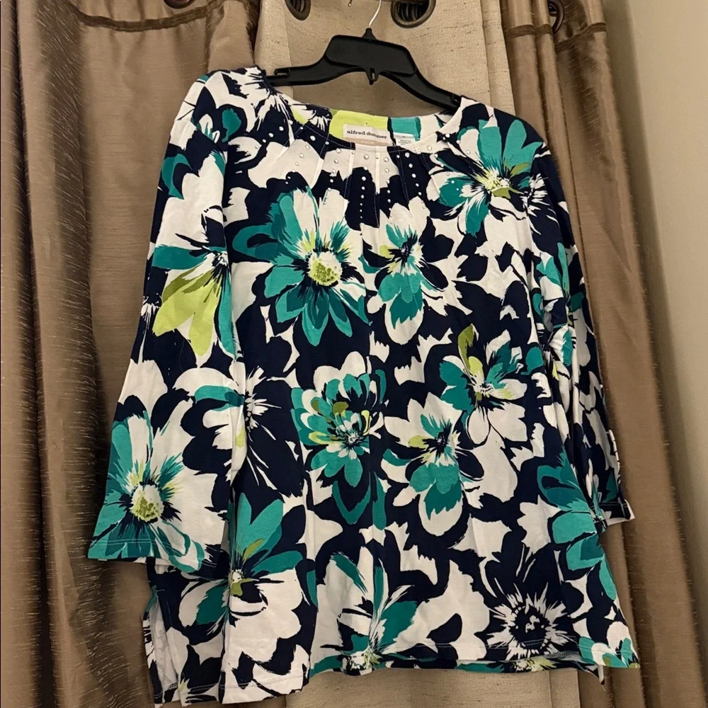 Alfred Dunner Teal, Navy & White Floral Embellished Top - Picture 4 of 6